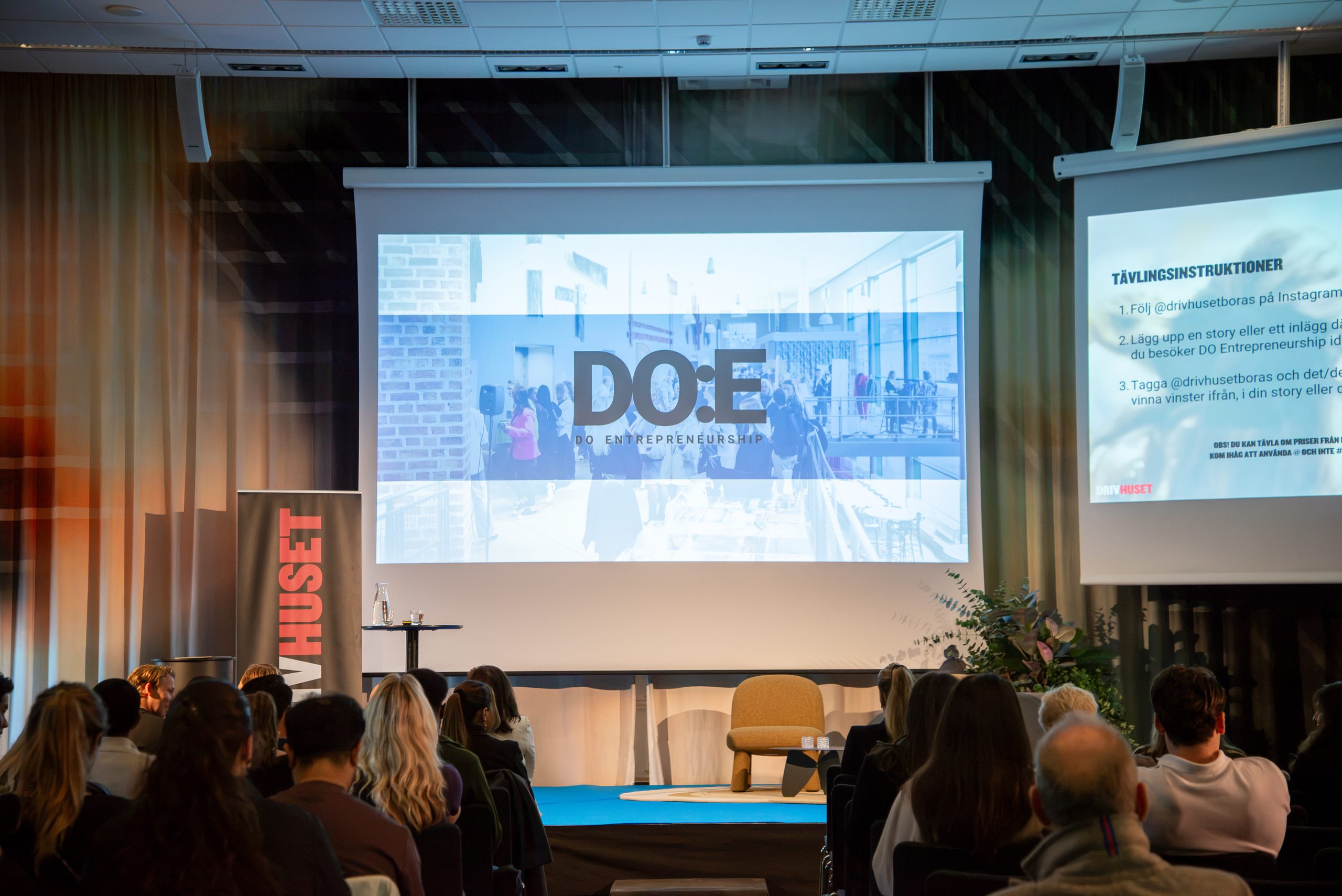 örväntansfull publik inför eftermiddagens program